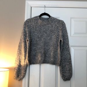 URBAN OUTFITTERS GREY PEARL SWEATER